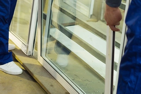 Commercial Glass Repair Technician in Glenvar Heights, FL
